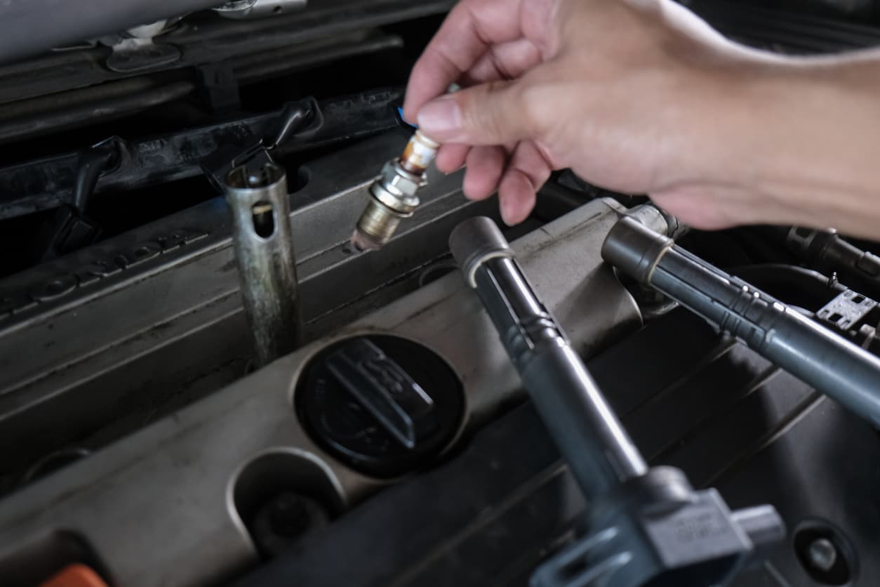checking and change ignition coil with spark plug
